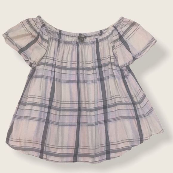 EXPRESS Off-The Shoulder Plaid Flutter Sleeve Top - Picture 3 of 7